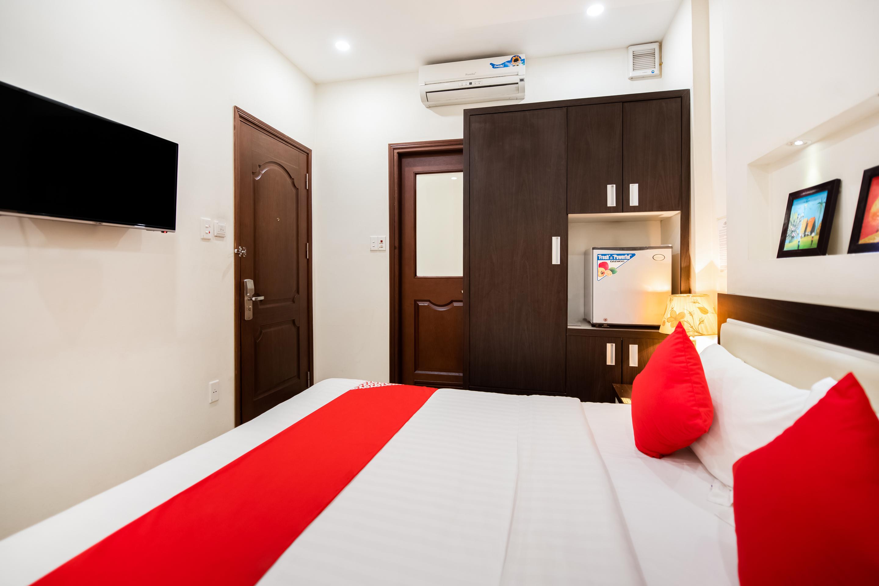 Khách sạn Chariot 2*