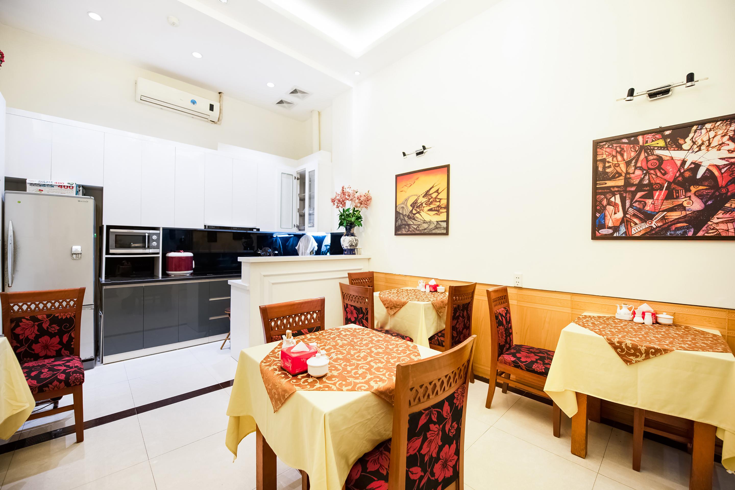 Chariot Khách sạn 2*